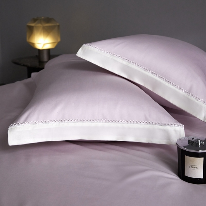 91家纺网 家纺一手货源 找家纺 金奇达家纺 2026新款茧养软夹心蚕丝四件套-丝颜悦色（标准号全网控价（折后券后）不低于299元 单夏被会员-40元 四件套会员-30） 丝颜悦色-水雾紫