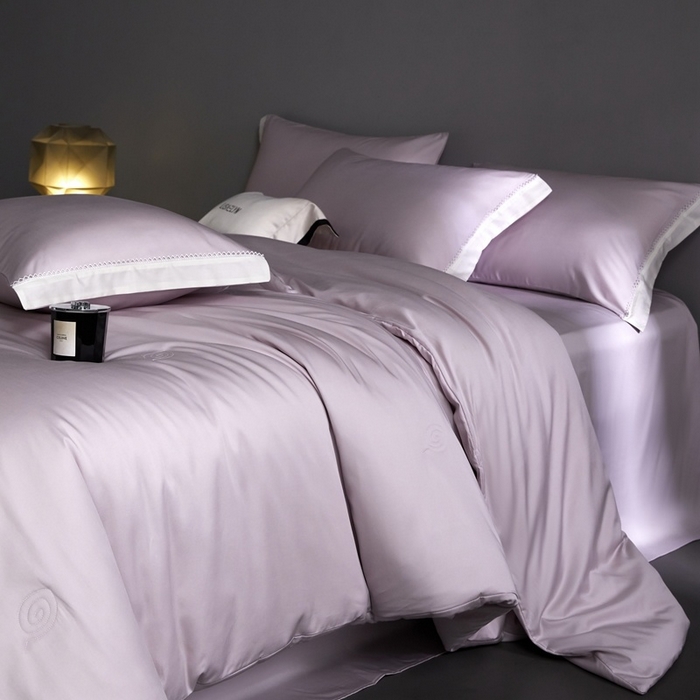 91家纺网 家纺一手货源 找家纺 金奇达家纺 2026新款茧养软夹心蚕丝四件套-丝颜悦色（标准号全网控价（折后券后）不低于299元 单夏被会员-40元 四件套会员-30） 丝颜悦色-水雾紫