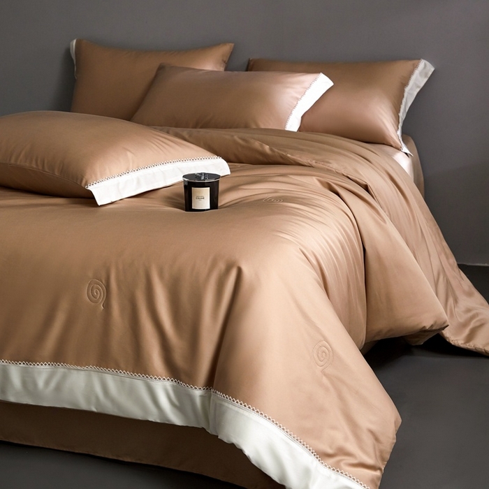 91家纺网 家纺一手货源 找家纺 金奇达家纺 2026新款茧养软夹心蚕丝四件套-丝颜悦色（标准号全网控价（折后券后）不低于299元 单夏被会员-40元 四件套会员-30） 丝颜悦色-香槟金