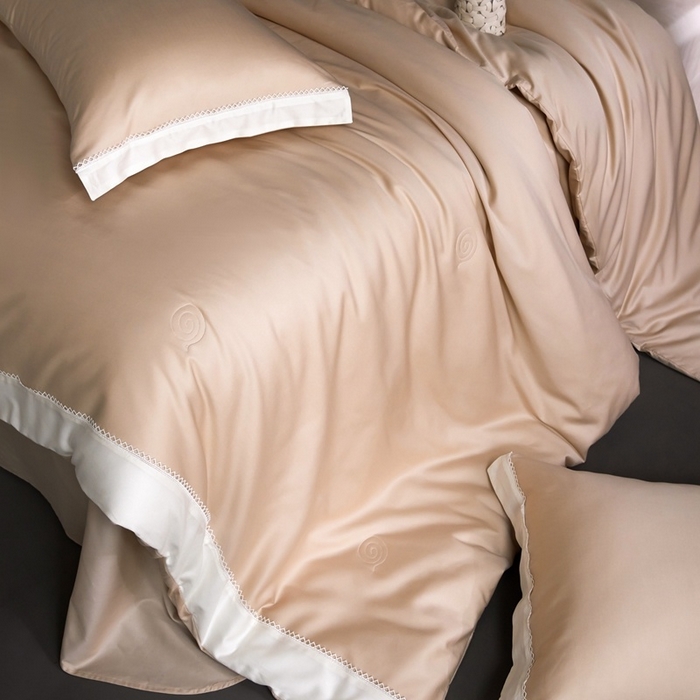 91家纺网 家纺一手货源 找家纺 金奇达家纺 2026新款茧养软夹心蚕丝四件套-丝颜悦色（标准号全网控价（折后券后）不低于299元 单夏被会员-40元 四件套会员-30） 丝颜悦色-肉桂沙茶