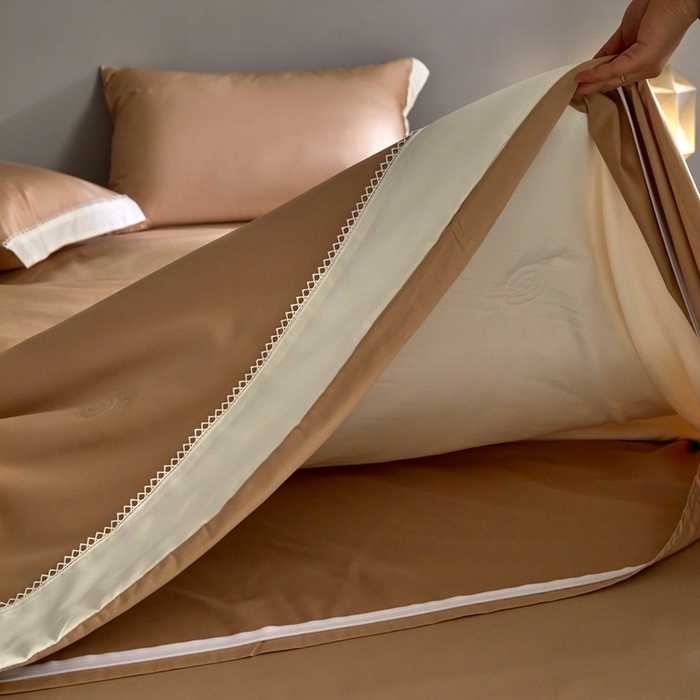 91家纺网 家纺一手货源 找家纺 金奇达家纺 2026新款茧养软夹心蚕丝四件套-丝颜悦色（标准号全网控价（折后券后）不低于299元 单夏被会员-40元 四件套会员-30） 丝颜悦色-香槟金