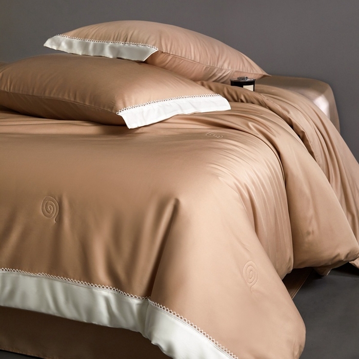 91家纺网 家纺一手货源 找家纺 金奇达家纺 2026新款茧养软夹心蚕丝四件套-丝颜悦色（标准号全网控价（折后券后）不低于299元 单夏被会员-40元 四件套会员-30） 丝颜悦色-香槟金