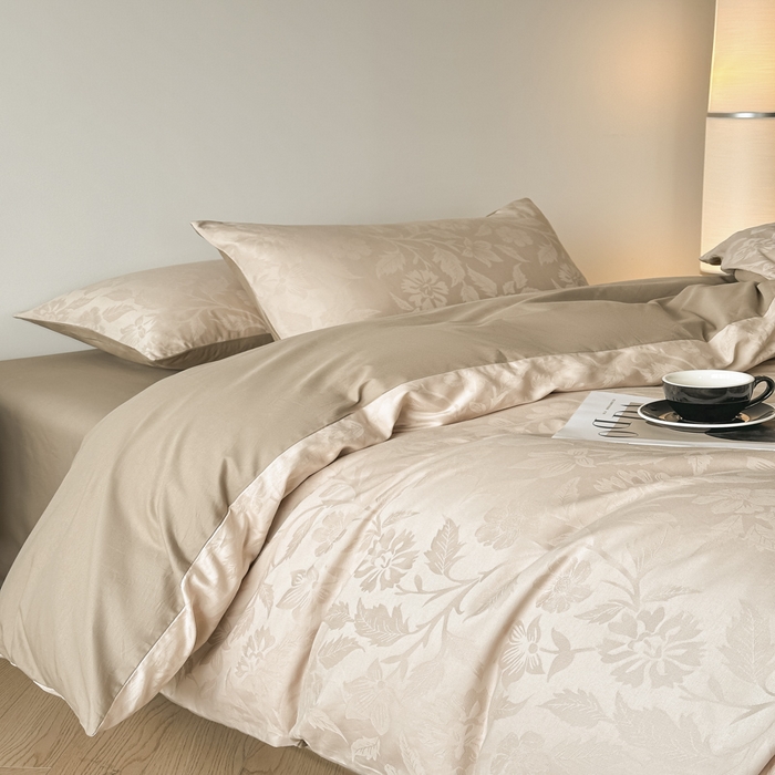 91家纺网 家纺一手货源 找家纺 琪格格纺织 2026新款纯棉全棉60s贡缎轻奢大提花四件套 纯棉贡缎 风浅浅棕