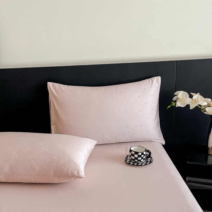 91家纺网 家纺一手货源 找家纺 琪格格纺织 2026新款纯棉全棉60s贡缎轻奢大提花四件套 纯棉贡缎提花 小爱心香芋紫