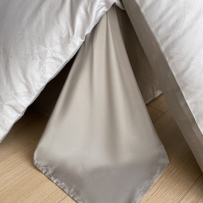 91家纺网 家纺一手货源 找家纺 琪格格纺织 2026新款纯棉全棉60s贡缎轻奢大提花四件套 纯棉贡缎 彩云乐园灰