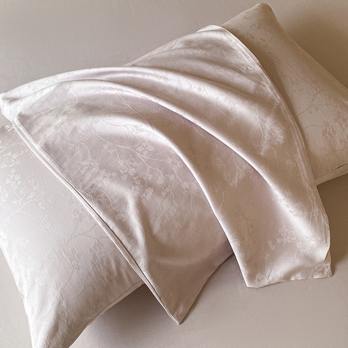 91家纺网 家纺一手货源 找家纺 琪格格纺织 2026新款纯棉全棉60s贡缎轻奢大提花四件套 纯棉贡缎 清影粉紫