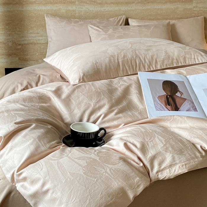 91家纺网 家纺一手货源 找家纺 琪格格纺织 2026新款纯棉全棉60s贡缎轻奢大提花四件套 纯棉贡缎 郁金香卡其