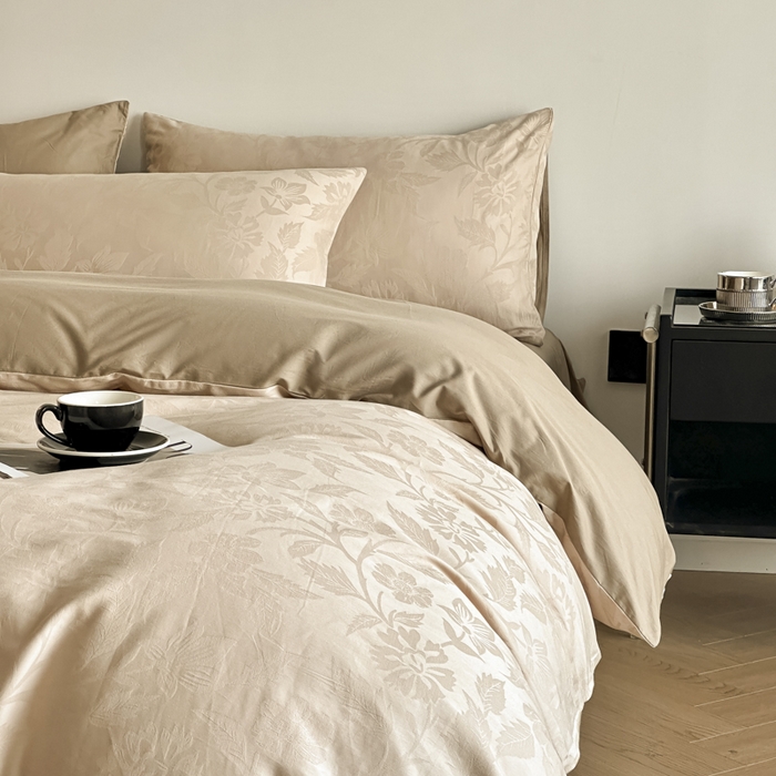 91家纺网 家纺一手货源 找家纺 琪格格纺织 2026新款纯棉全棉60s贡缎轻奢大提花四件套 纯棉贡缎 风浅浅棕