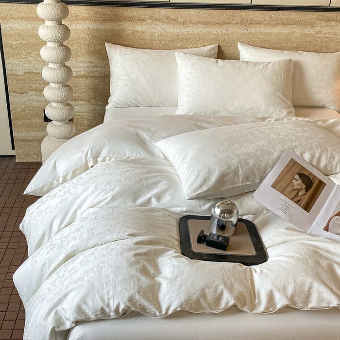 91家纺网 家纺一手货源 找家纺 琪格格纺织 2026新款纯棉全棉60s贡缎轻奢大提花四件套 纯棉贡缎 清影本白