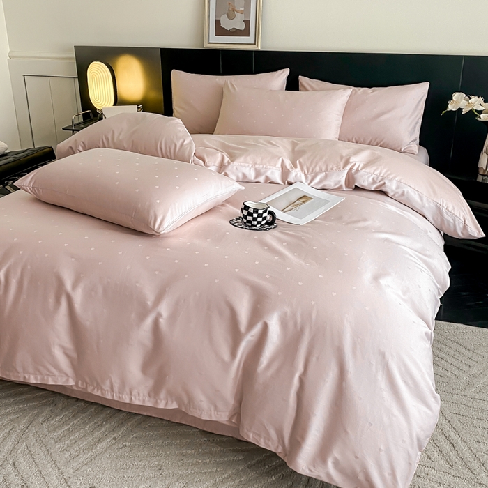 91家纺网 家纺一手货源 找家纺 琪格格纺织 2026新款纯棉全棉60s贡缎轻奢大提花四件套 纯棉贡缎提花 小爱心香芋紫