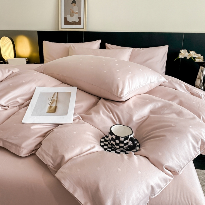 91家纺网 家纺一手货源 找家纺 琪格格纺织 2026新款纯棉全棉60s贡缎轻奢大提花四件套 纯棉贡缎提花 小爱心香芋紫