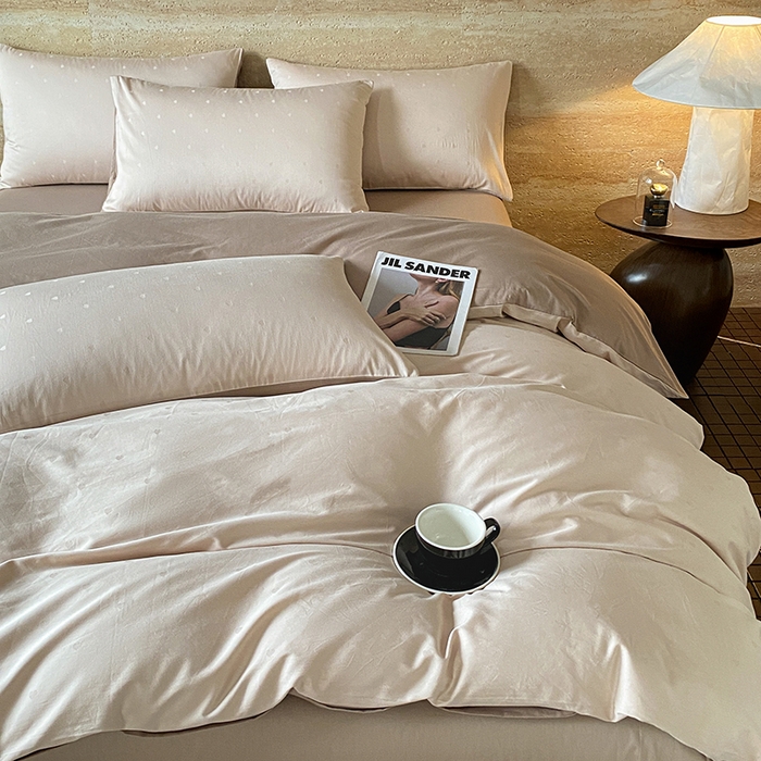 91家纺网 家纺一手货源 找家纺 琪格格纺织 2026新款纯棉全棉60s贡缎轻奢大提花四件套 纯棉贡缎 小爱心浅咖