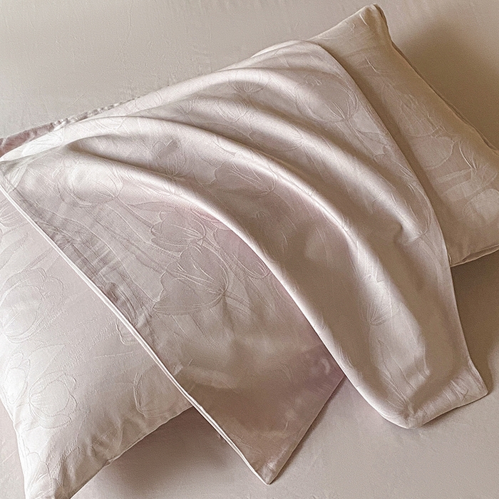 91家纺网 家纺一手货源 找家纺 琪格格纺织 2026新款纯棉全棉60s贡缎轻奢大提花四件套 纯棉贡缎 郁金香粉紫