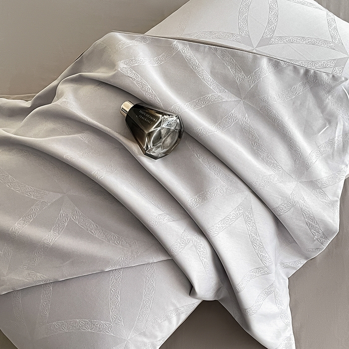 91家纺网 家纺一手货源 找家纺 琪格格纺织 2026新款纯棉全棉60s贡缎轻奢大提花四件套 纯棉贡缎 彩云乐园灰