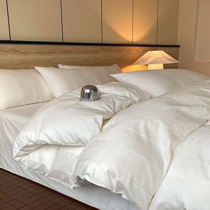 91家纺网 家纺一手货源 找家纺 琪格格纺织 2026新款纯棉全棉60s贡缎轻奢大提花四件套 纯棉贡缎 麦穗白