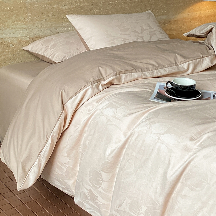 91家纺网 家纺一手货源 找家纺 琪格格纺织 2026新款纯棉全棉60s贡缎轻奢大提花四件套 纯棉贡缎 郁金香卡其