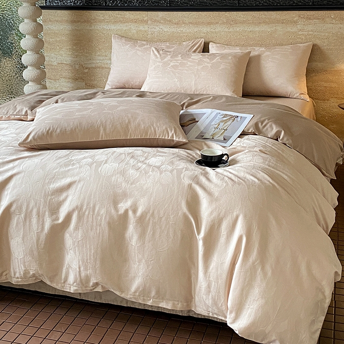 91家纺网 家纺一手货源 找家纺 琪格格纺织 2026新款纯棉全棉60s贡缎轻奢大提花四件套 纯棉贡缎 郁金香卡其