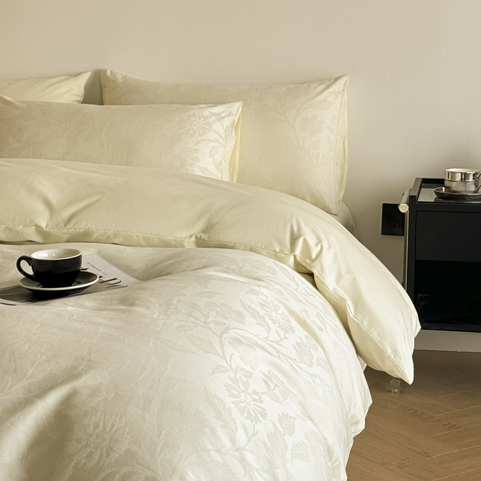 91家纺网 家纺一手货源 找家纺 琪格格纺织 2026新款纯棉全棉60s贡缎轻奢大提花四件套 纯棉贡缎提花-风浅奶白