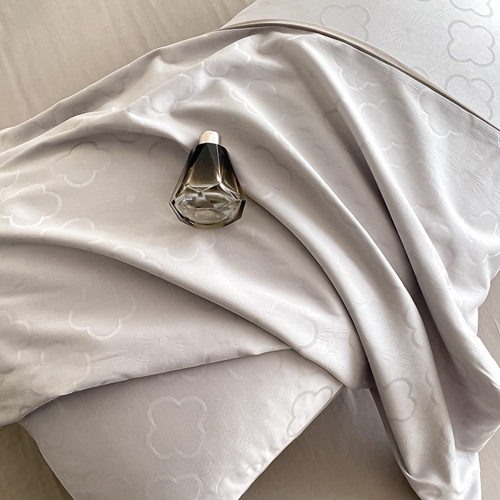 91家纺网 家纺一手货源 找家纺 琪格格纺织 2026新款纯棉全棉60s贡缎轻奢大提花四件套 纯棉贡缎 薇妮莎灰