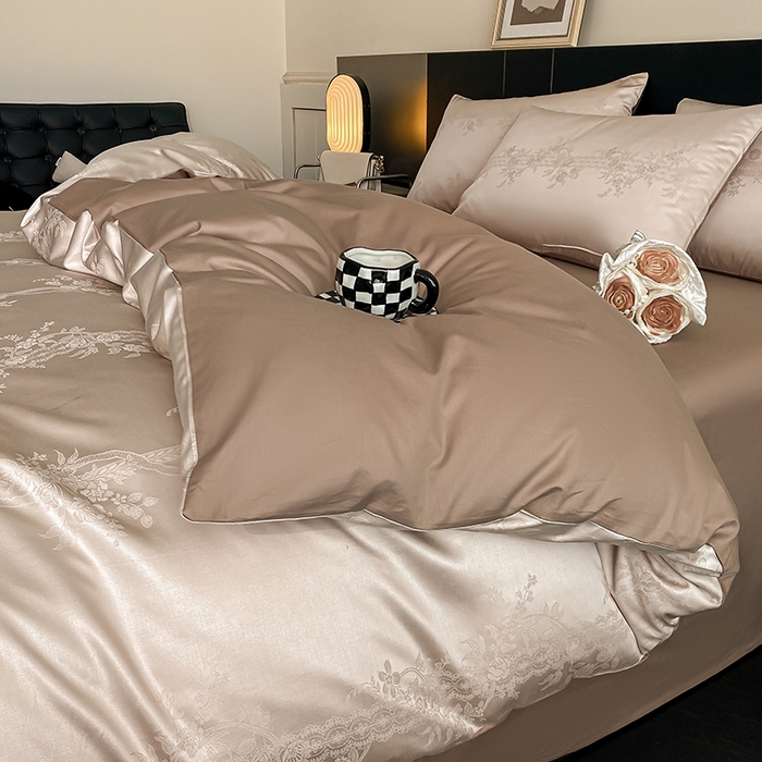 91家纺网 家纺一手货源 找家纺 琪格格纺织 2026新款纯棉全棉60s贡缎轻奢大提花四件套 纯棉贡缎 花淡妍