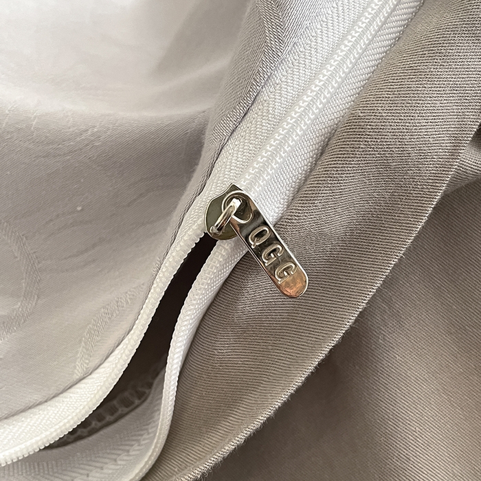 91家纺网 家纺一手货源 找家纺 琪格格纺织 2026新款纯棉全棉60s贡缎轻奢大提花四件套 纯棉贡缎 薇妮莎灰