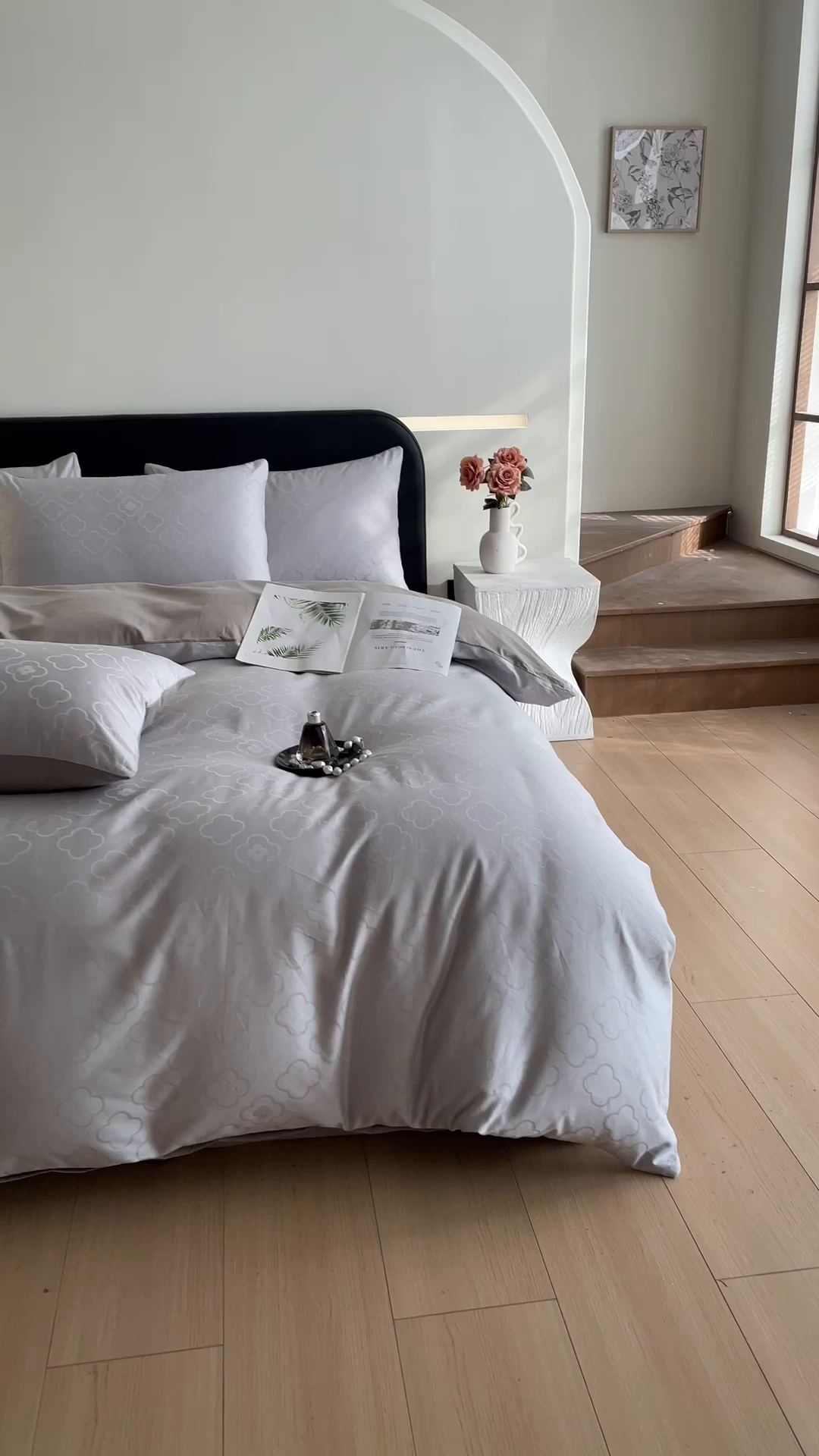 91家纺网 家纺一手货源 找家纺 琪格格纺织 2026新款纯棉全棉60s贡缎轻奢大提花四件套 纯棉贡缎 薇妮莎灰