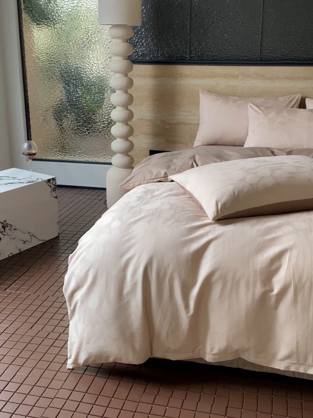 91家纺网 家纺一手货源 找家纺 琪格格纺织 2026新款纯棉全棉60s贡缎轻奢大提花四件套 纯棉贡缎 郁金香卡其