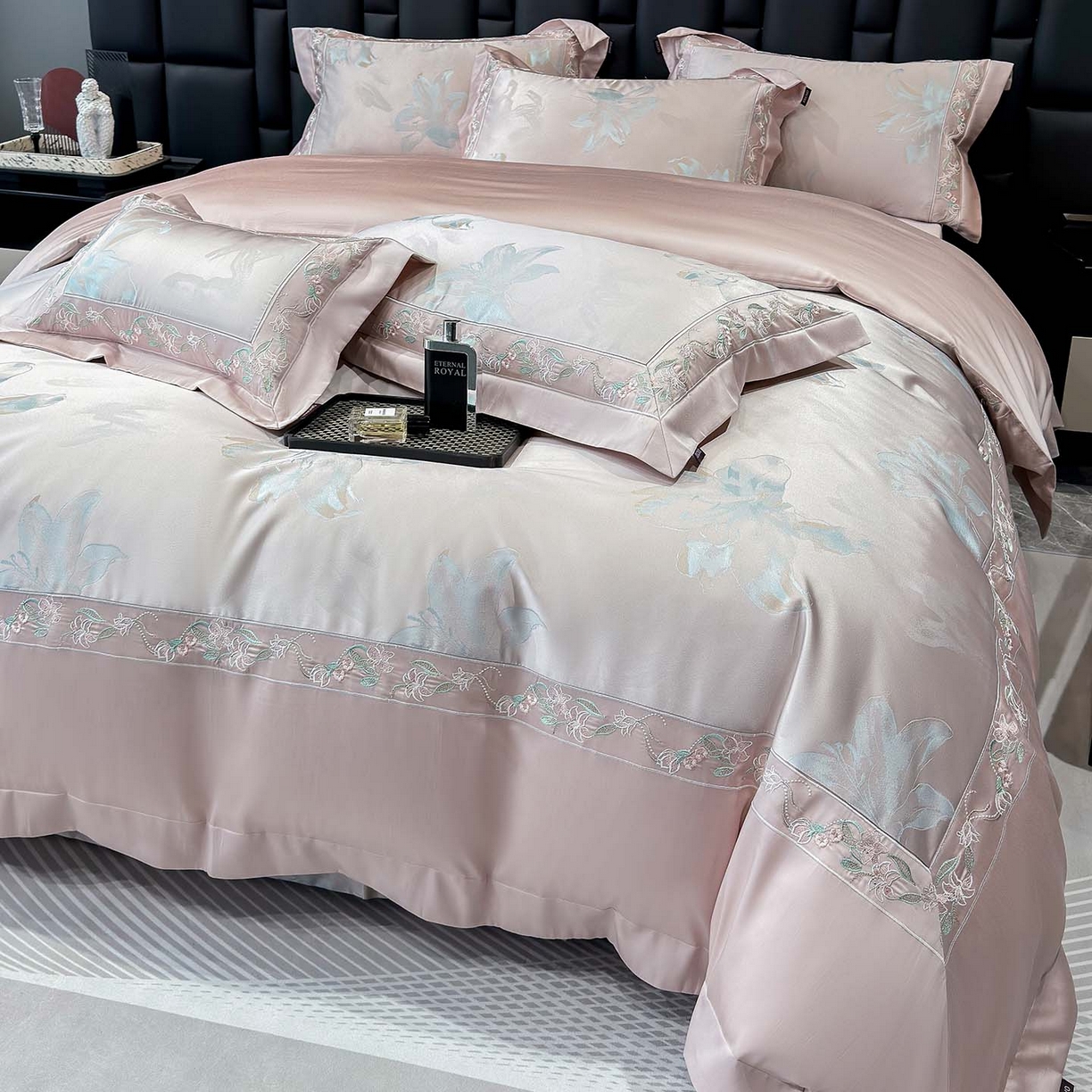 91家纺网 家纺一手货源 找家纺 2026新款轻奢风A类厚织提花长绒棉纯棉四件套100全棉高档重工刺绣被套床单床笠 薇澜-凝烟粉