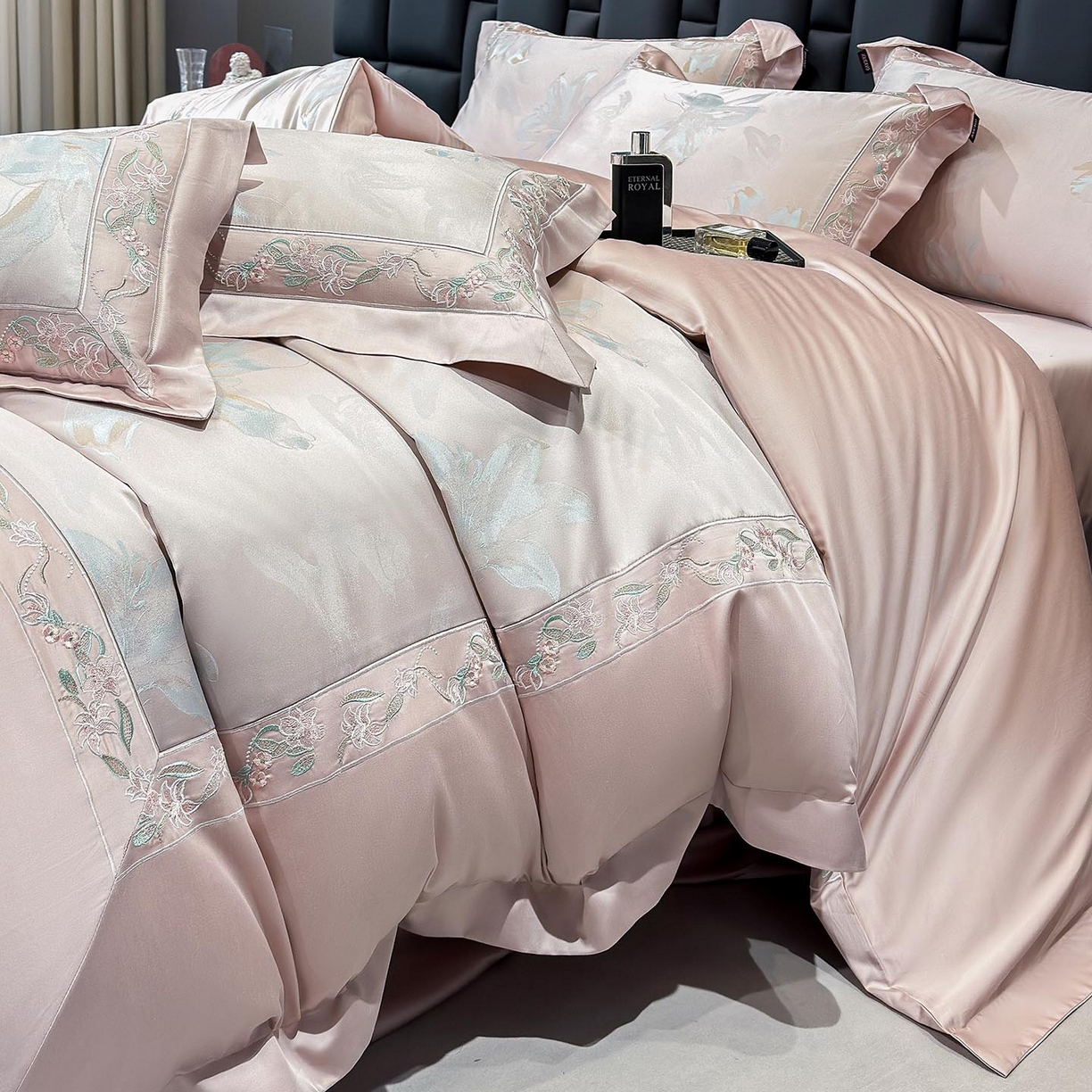 2026新款轻奢风A类厚织提花长绒棉纯棉四件套100全棉高档重工刺绣被套床单床笠 薇澜-凝烟粉