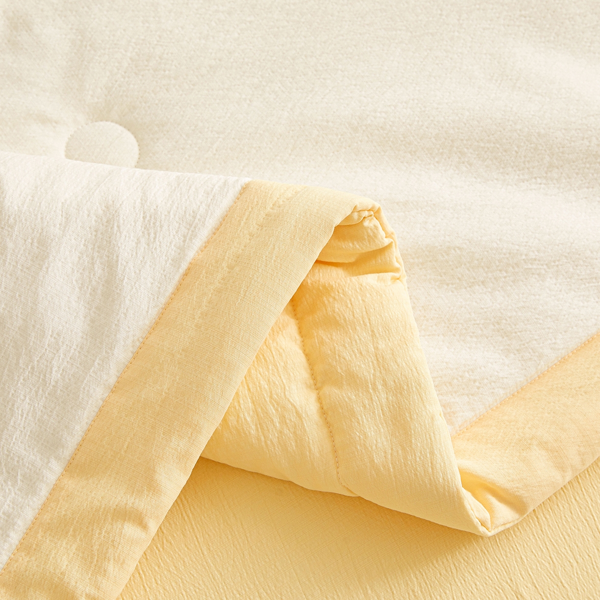 91家纺网 家纺一手货源 找家纺 晓时候 2026A类云感双层纱夏被四件套新疆棉花被无染夏凉被空调被 云朵白+柠檬黄