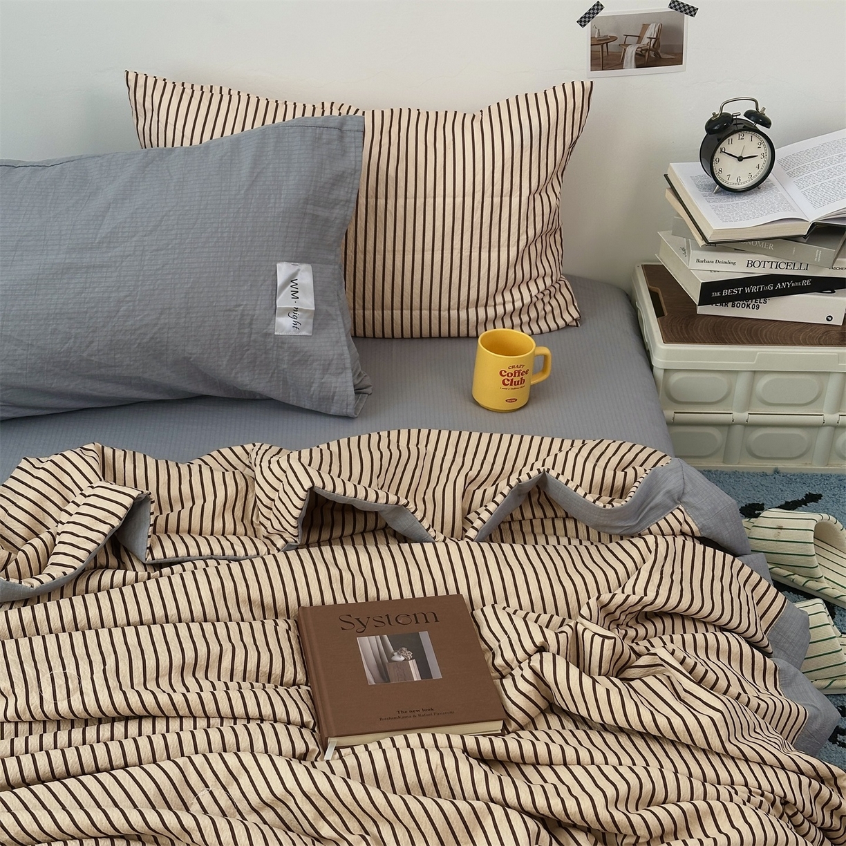 91家纺网 家纺一手货源 找家纺 拾一 2026新款简约日式条纹软糯水洗棉木棉夏凉被四件套单件空调被 夏凉被 奶茶-棕条