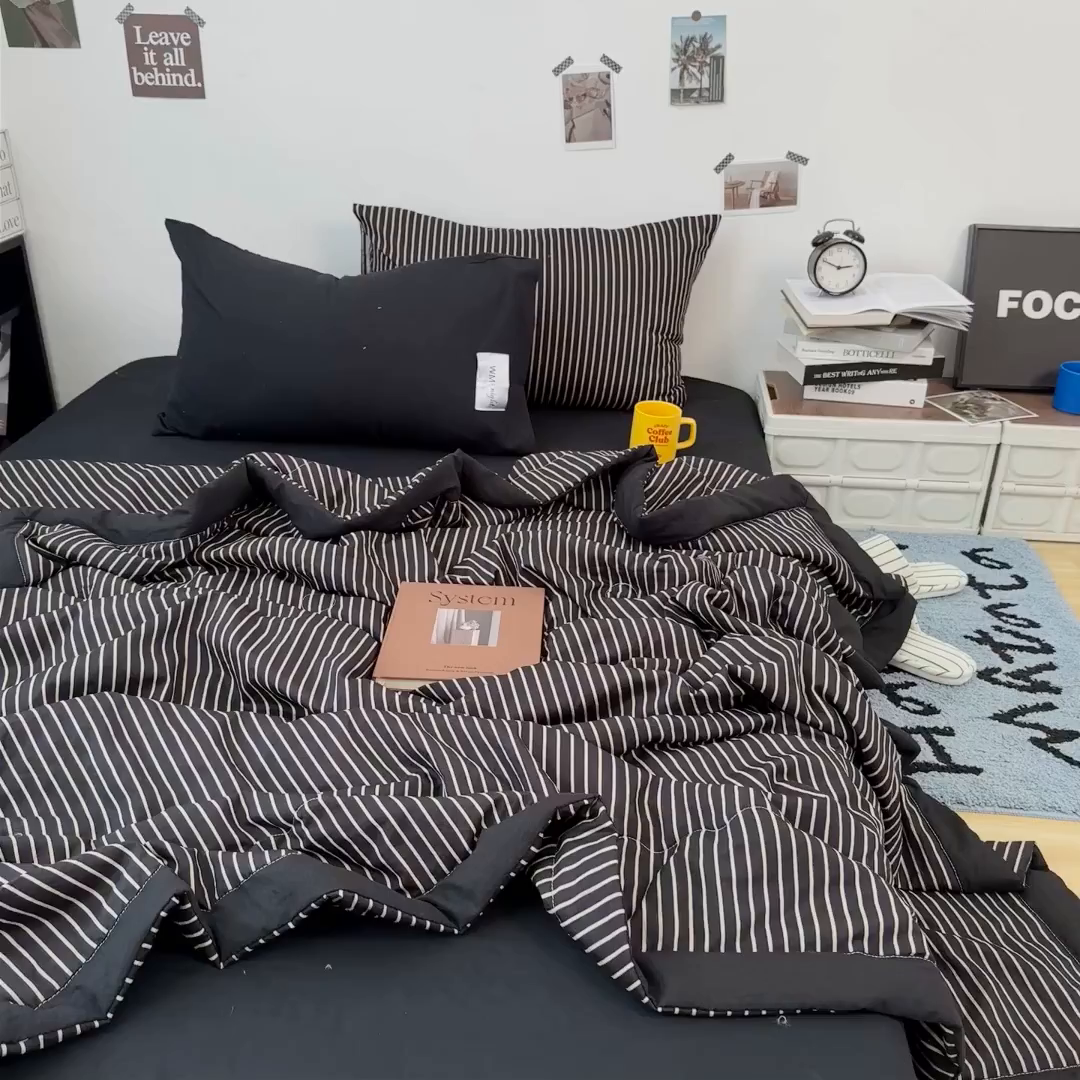 91家纺网 家纺一手货源 找家纺 拾一 2026新款简约日式条纹软糯水洗棉木棉夏凉被四件套单件空调被 夏凉被 黑-白条