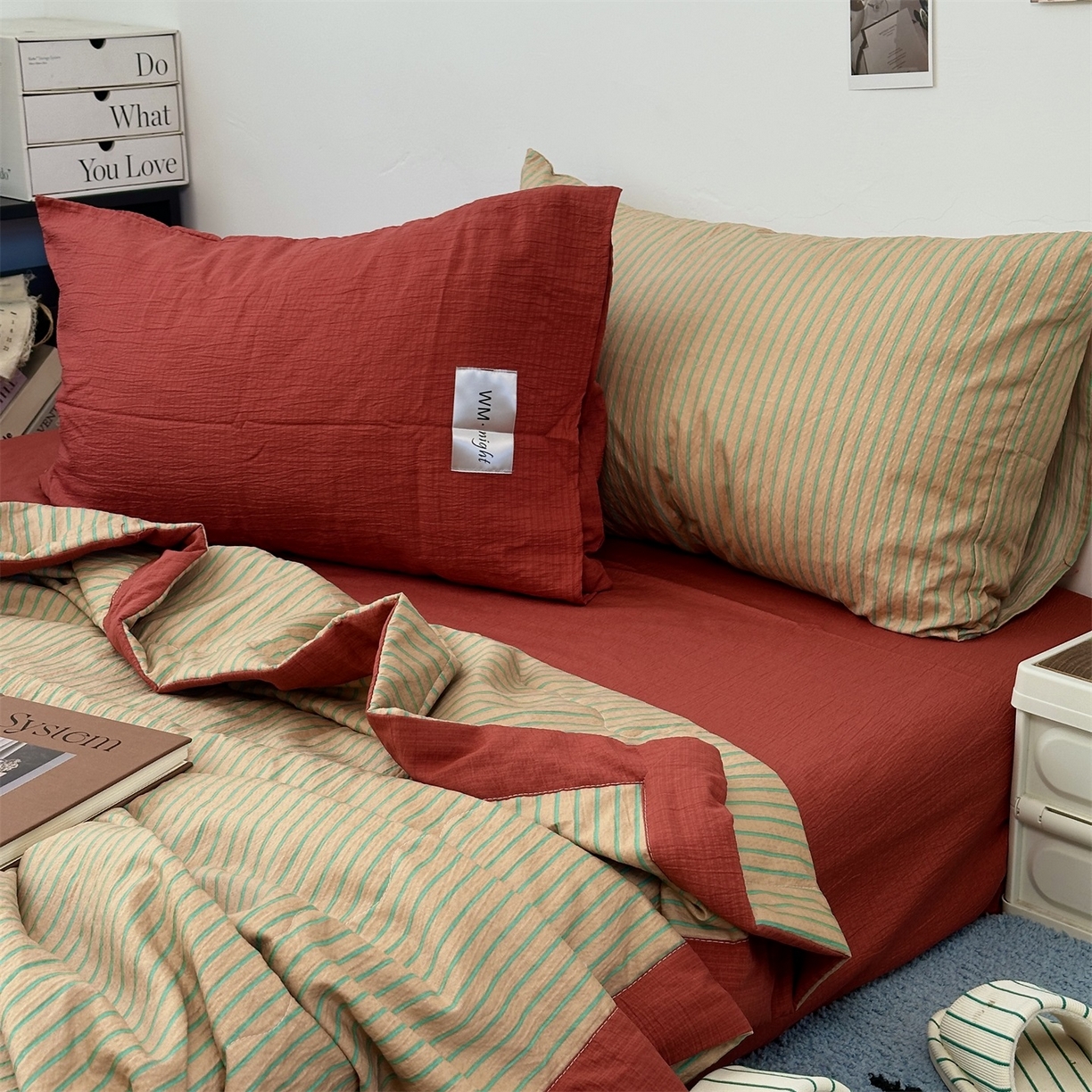 91家纺网 家纺一手货源 找家纺 拾一 2026新款简约日式条纹软糯水洗棉木棉夏凉被四件套单件空调被 夏凉被 浅咖-绿条