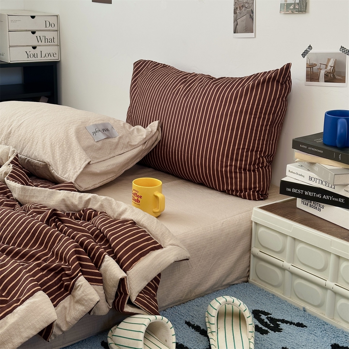 91家纺网 家纺一手货源 找家纺 拾一 2026新款简约日式条纹软糯水洗棉木棉夏凉被四件套单件空调被 夏凉被 棕-桔条