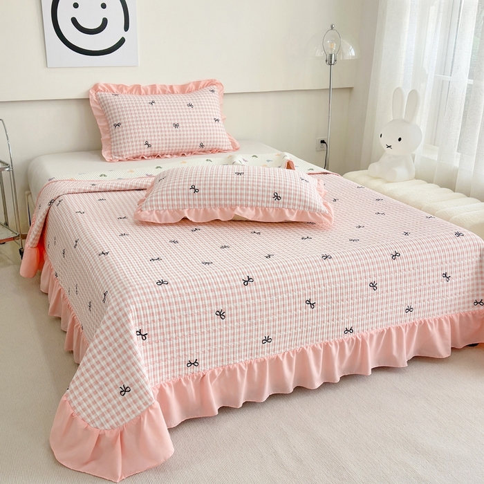 91家纺网 家纺一手货源 找家纺 赛琳 2026新款水洗棉花边床盖单件床盖四季通用夹棉床盖 床盖单件 心结