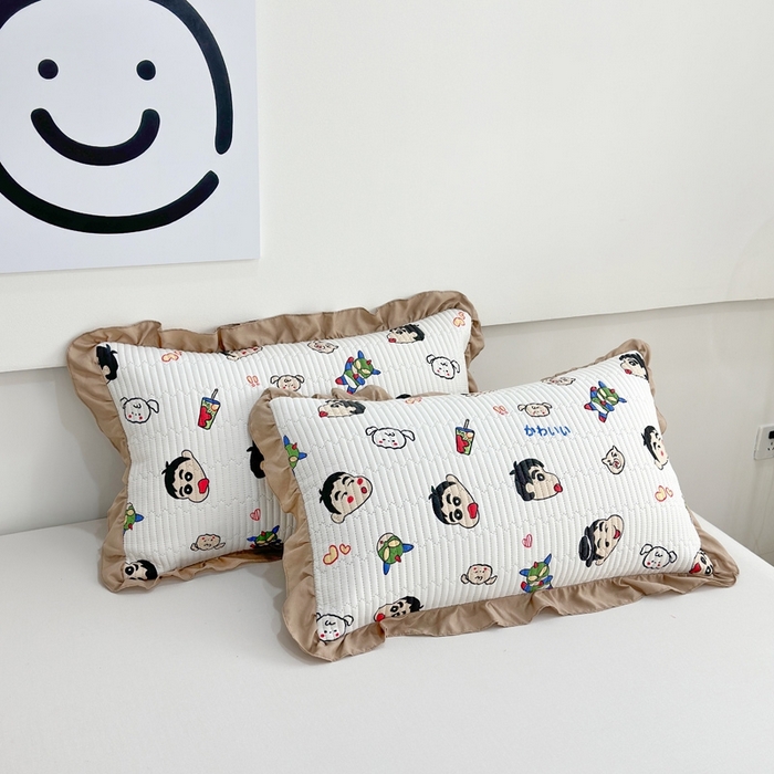 91家纺网 家纺一手货源 找家纺 赛琳 2026新款水洗棉花边床盖单件床盖四季通用夹棉床盖 床盖单件 萌趣小新