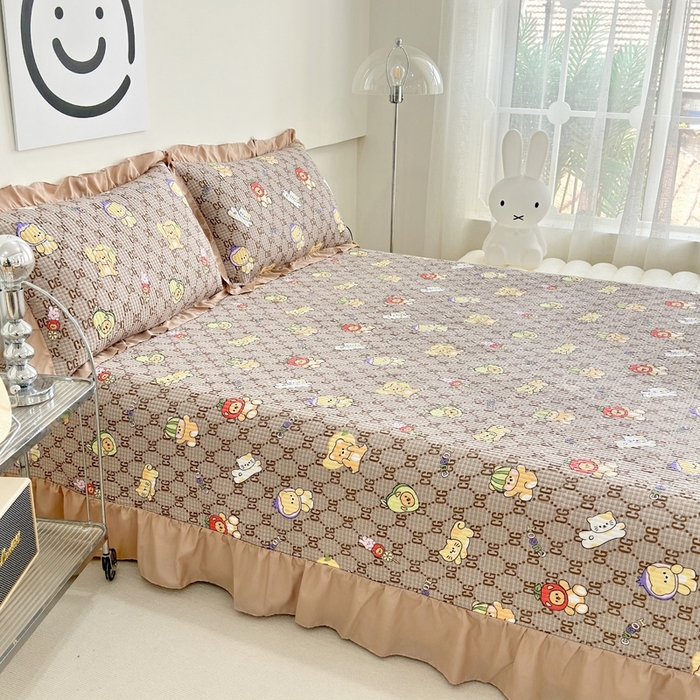 91家纺网 家纺一手货源 找家纺 赛琳 2026新款水洗棉花边床盖单件床盖四季通用夹棉床盖 床盖单件 格子小熊