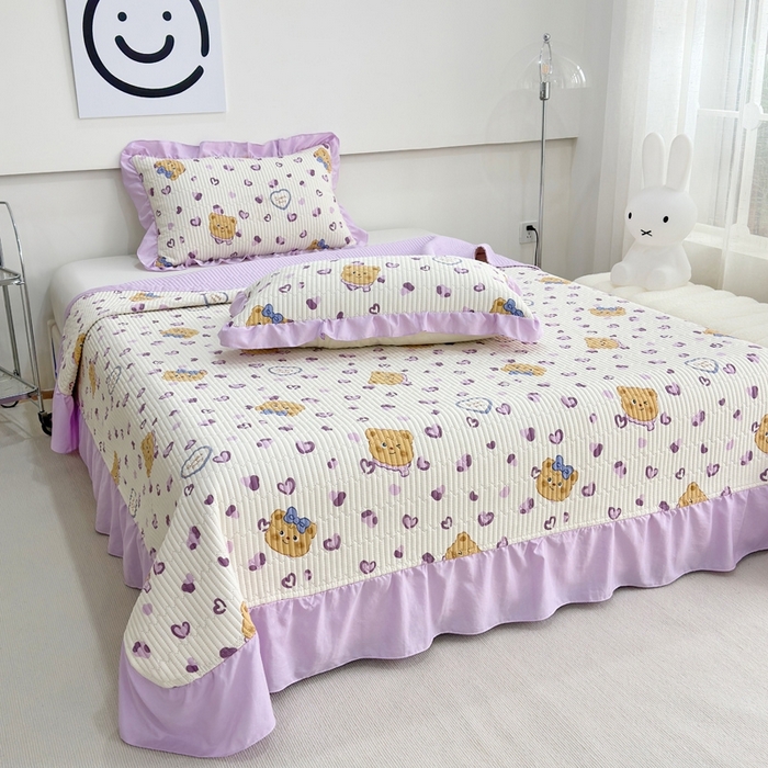 91家纺网 家纺一手货源 找家纺 赛琳 2026新款水洗棉花边床盖单件床盖四季通用夹棉床盖 床盖单件 爱心小熊