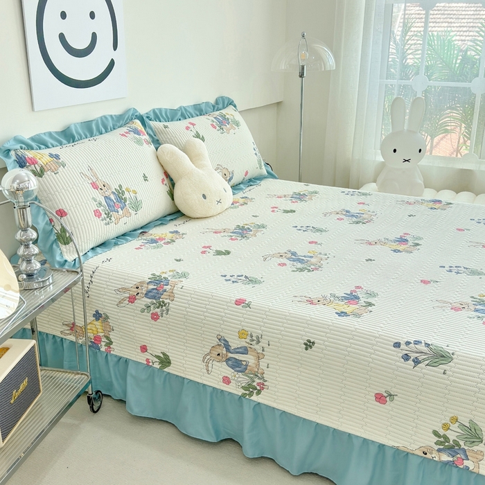 91家纺网 家纺一手货源 找家纺 赛琳 2026新款水洗棉花边床盖单件床盖四季通用夹棉床盖 床盖单件 彼得小兔