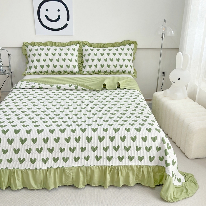 91家纺网 家纺一手货源 找家纺 赛琳 2026新款水洗棉花边床盖单件床盖四季通用夹棉床盖 床盖单件 绿色爱心