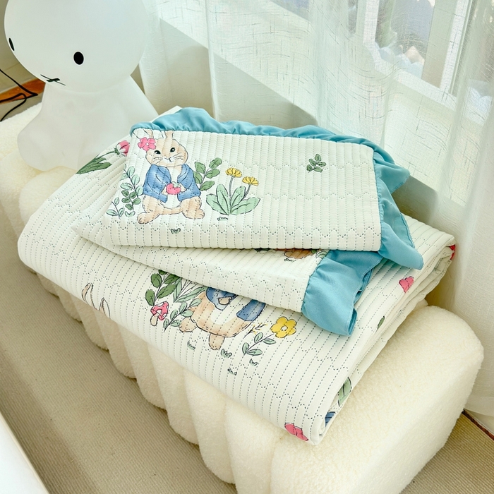 91家纺网 家纺一手货源 找家纺 赛琳 2026新款水洗棉花边床盖单件床盖四季通用夹棉床盖 床盖单件 彼得小兔