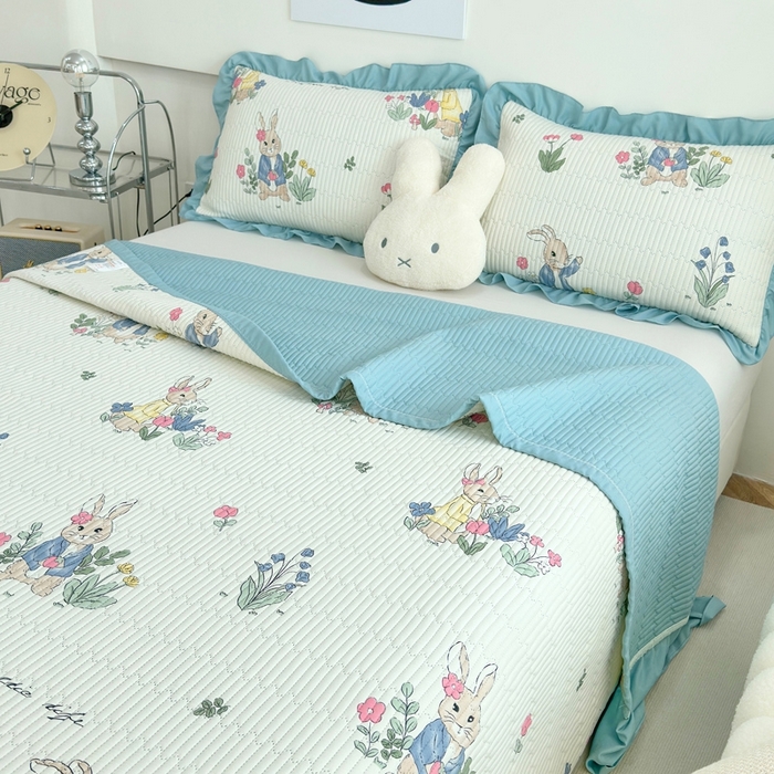 91家纺网 家纺一手货源 找家纺 赛琳 2026新款水洗棉花边床盖单件床盖四季通用夹棉床盖 床盖单件 彼得小兔