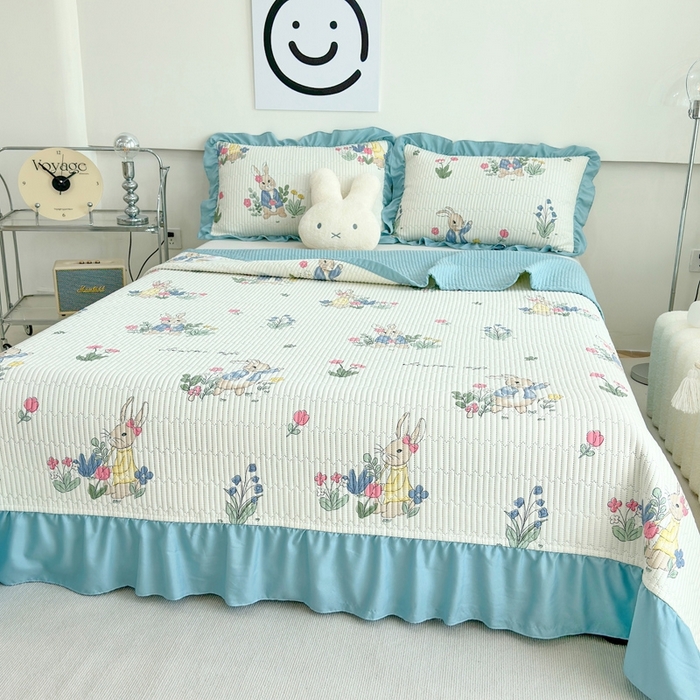 91家纺网 家纺一手货源 找家纺 赛琳 2026新款水洗棉花边床盖单件床盖四季通用夹棉床盖 床盖单件 彼得小兔