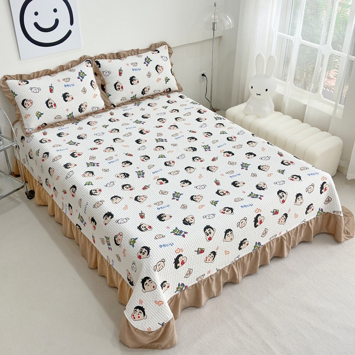 91家纺网 家纺一手货源 找家纺 赛琳 2026新款水洗棉花边床盖单件床盖四季通用夹棉床盖 床盖单件 萌趣小新