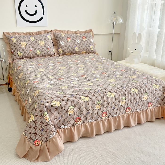 91家纺网 家纺一手货源 找家纺 赛琳 2026新款水洗棉花边床盖单件床盖四季通用夹棉床盖 床盖单件 格子小熊