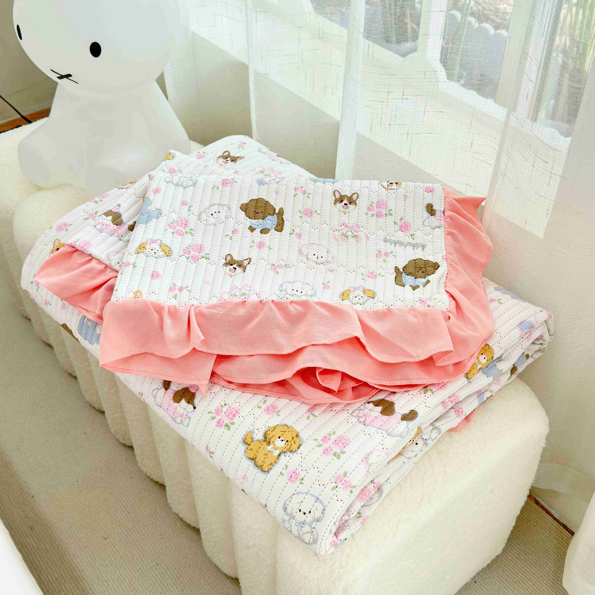 91家纺网 家纺一手货源 找家纺 赛琳 2026新款水洗棉花边床盖单件床盖四季通用夹棉床盖 床盖单件 灰蒙小狗