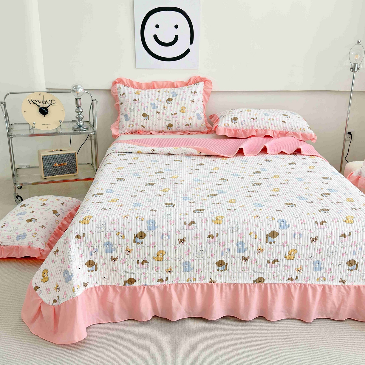 91家纺网 家纺一手货源 找家纺 赛琳 2026新款水洗棉花边床盖单件床盖四季通用夹棉床盖 床盖单件 灰蒙小狗