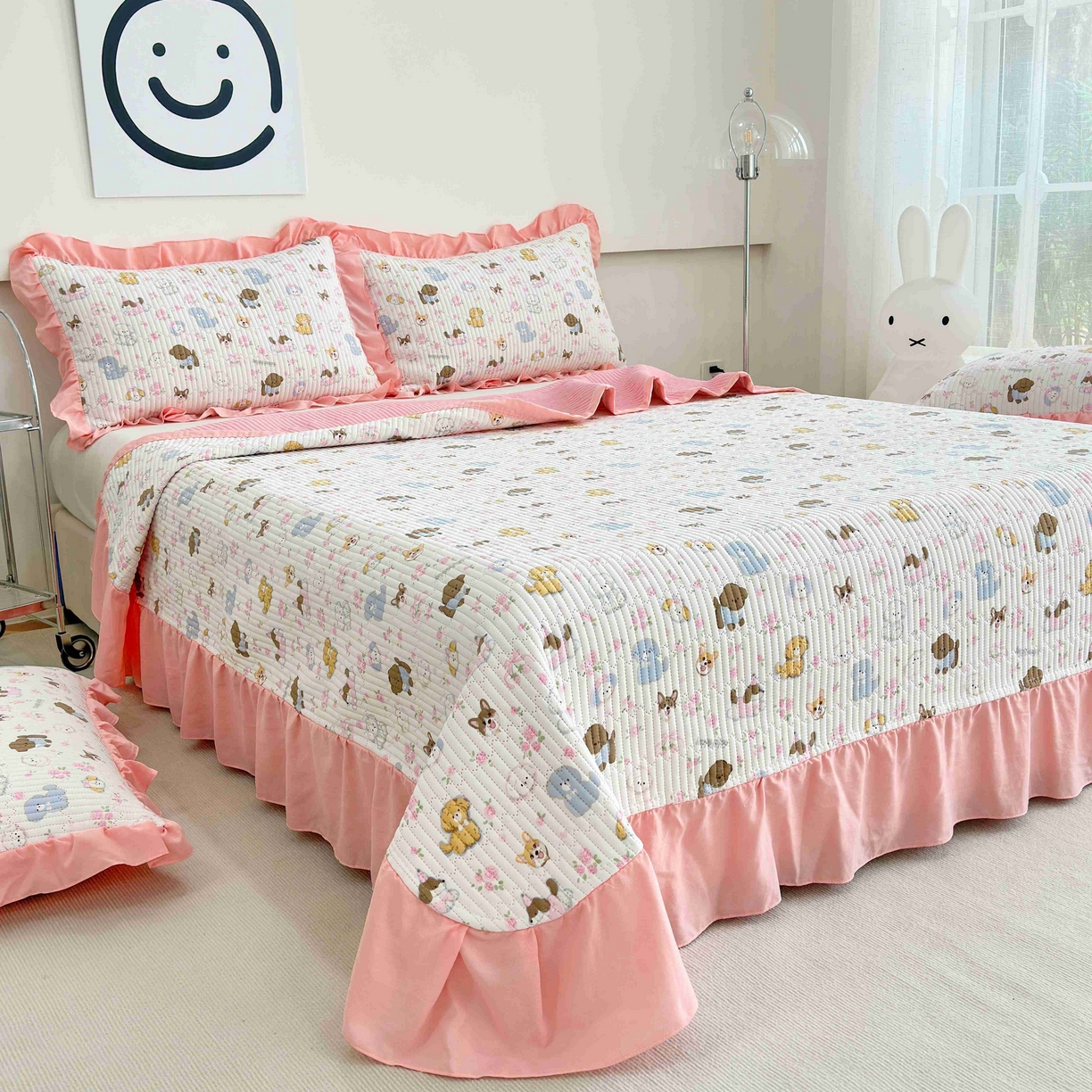 91家纺网 家纺一手货源 找家纺 赛琳 2026新款水洗棉花边床盖单件床盖四季通用夹棉床盖 床盖单件 灰蒙小狗