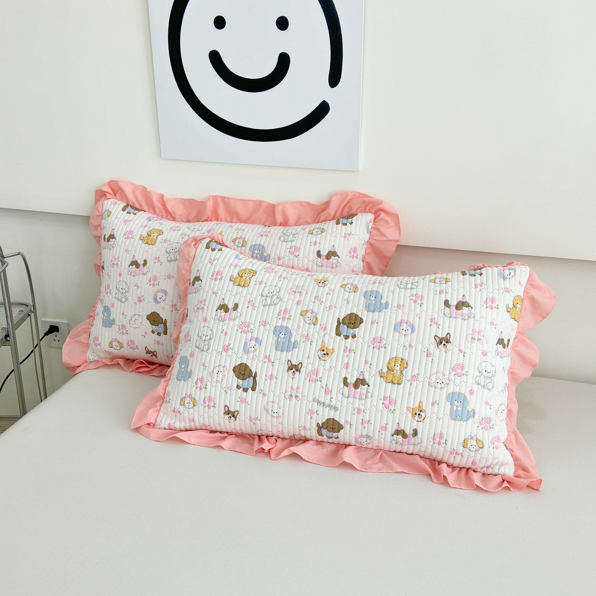 91家纺网 家纺一手货源 找家纺 赛琳 2026新款水洗棉花边床盖单件床盖四季通用夹棉床盖 床盖单件 灰蒙小狗