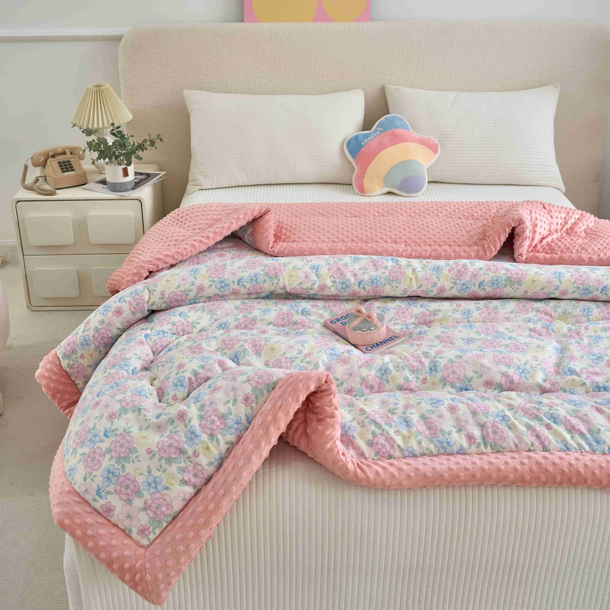 91家纺网 家纺一手货源 找家纺 赛琳 2026新款包边豆豆被单人学生宿舍春秋被豆豆冬被被子被芯 花漫枝